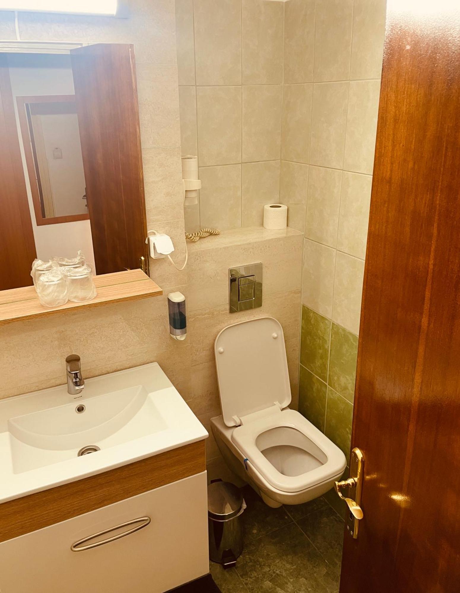 Hotel Moldova Bîrlad 外观 照片