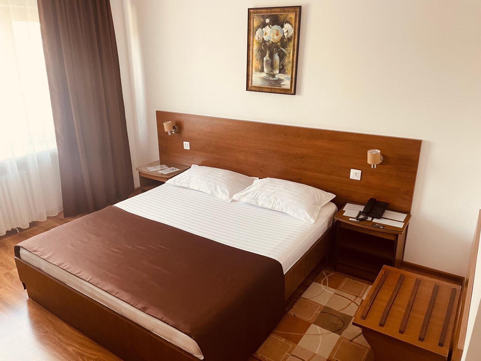 Hotel Moldova Bîrlad 外观 照片