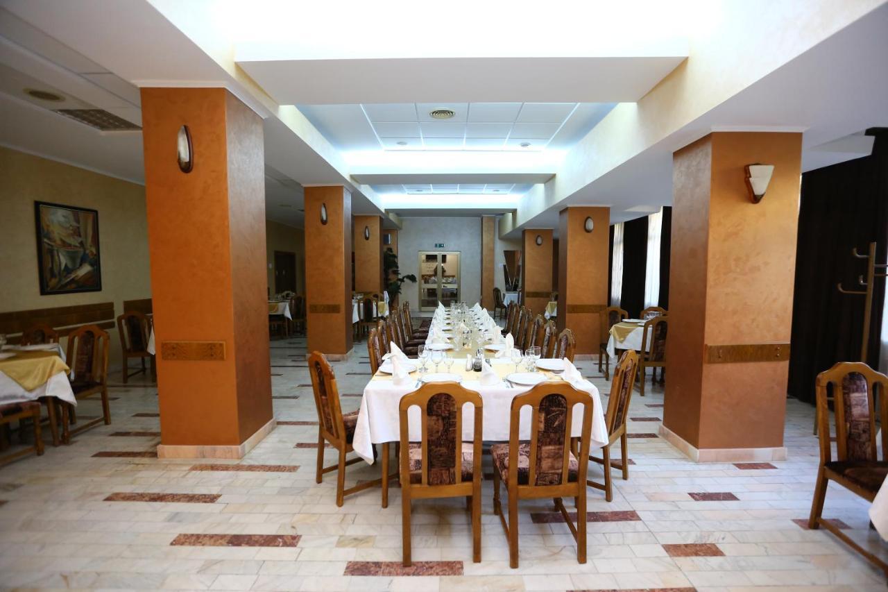 Hotel Moldova Bîrlad 外观 照片