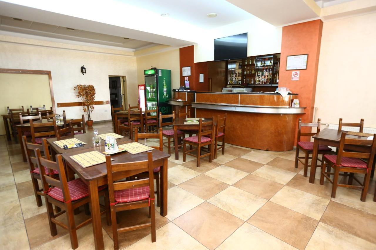 Hotel Moldova Bîrlad 外观 照片