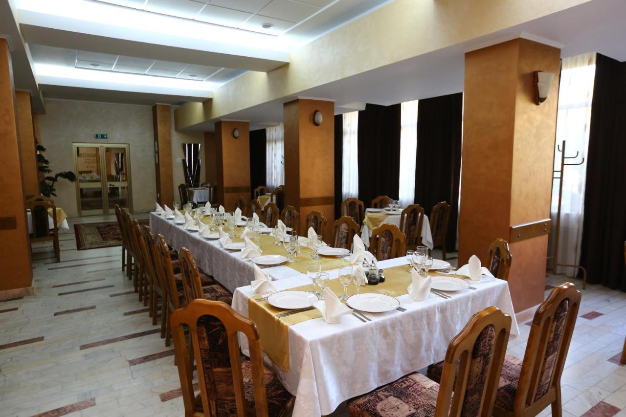 Hotel Moldova Bîrlad 外观 照片